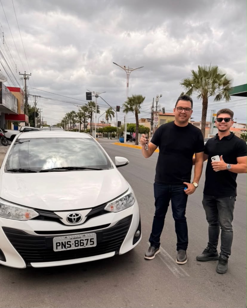 Cliente da Litorânea Car recebendo seu veículo — registro 14